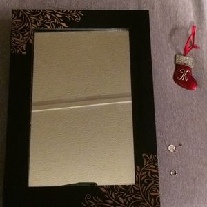 Mirrored hanging jewelry box